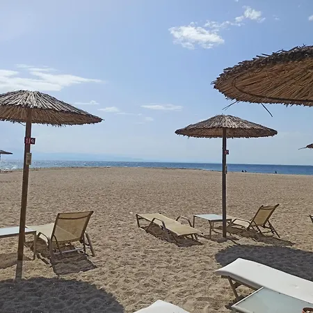 Sea View Loft * Неа-Миханиона